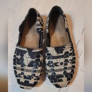 Tom's Huarache Black and White Loafers  Size 7.5